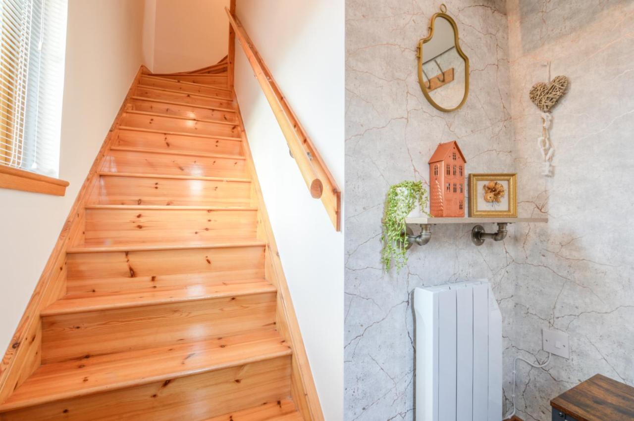 Rowan Tree Apartment - A Modern, Quiet Hideaway With Sweeping Views Across Oban Exteriér fotografie